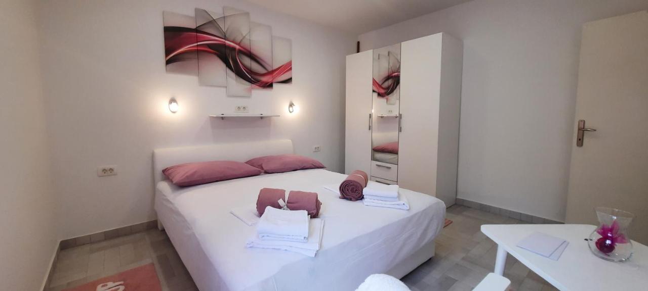 Apartments Suho Komiža Extérieur photo