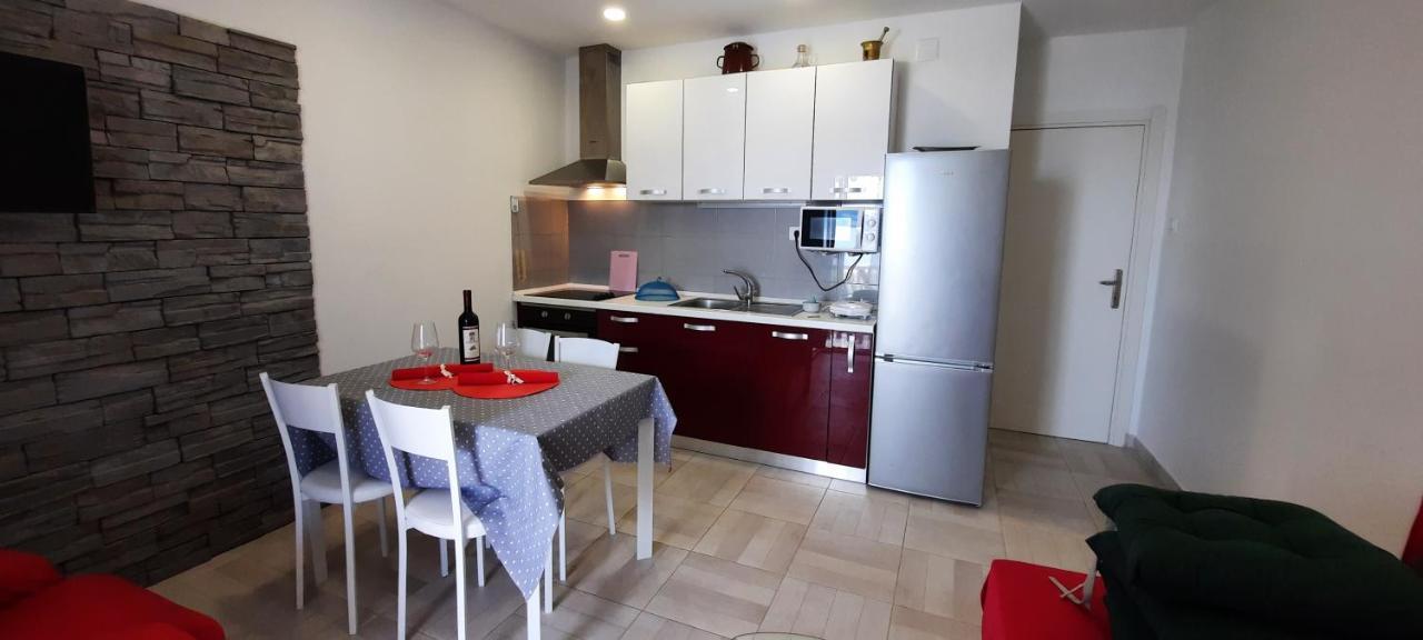 Apartments Suho Komiža Extérieur photo